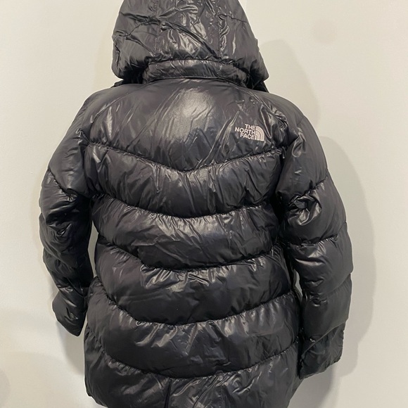 North Face Puff Jacket in Juniors Medium Great Condition - Picture 10 of 11